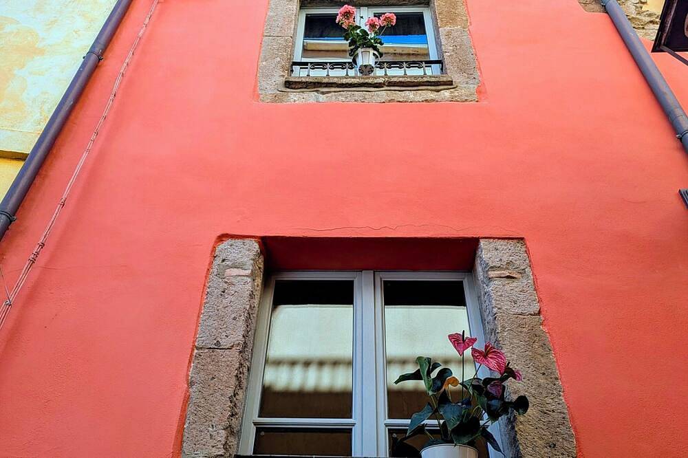 Spacious 6-bedroom house in enchanting Bosa with professional kitchen, A/C in Bosa, Planargia