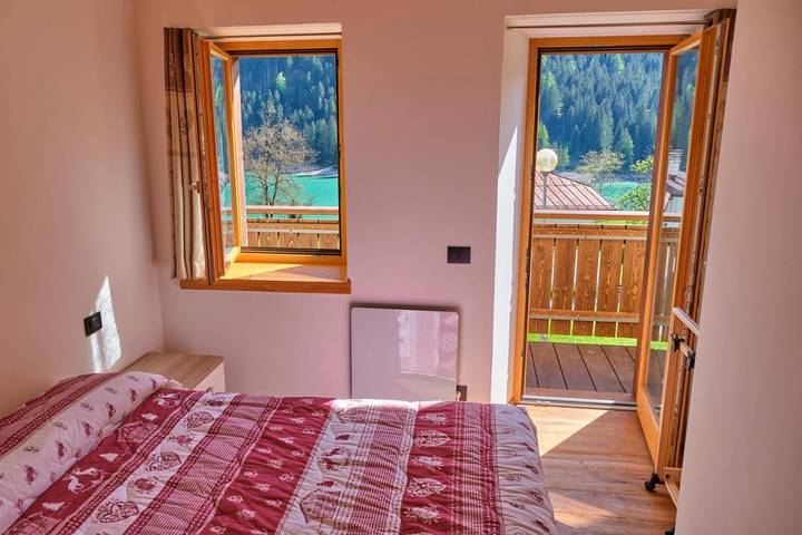 Ferienwohnung für 2 Personen, mit Balkon und Seeblick sowie Ausblick - 1