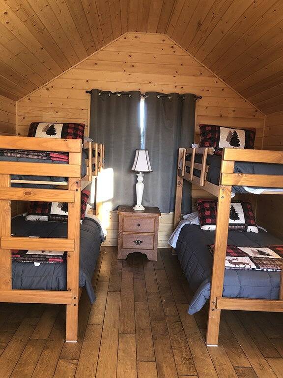 Lake house for 4 people in Wyoming