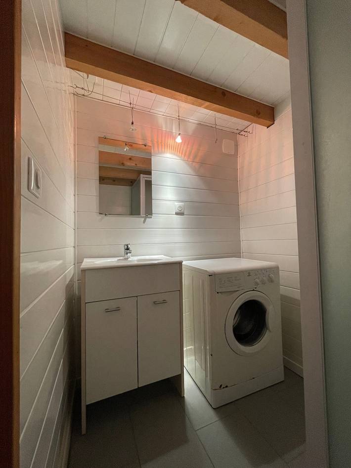 Appartement entier, Appartement "La Tomate Surfeuse" avec terrasse privée, balcon et Wi-Fi in Hourtin Plage, Hourtin