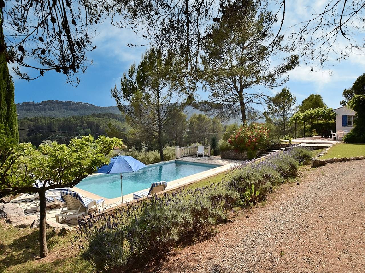 Provencal villa with private pool, wide views in Salernes, Region de Draguignan