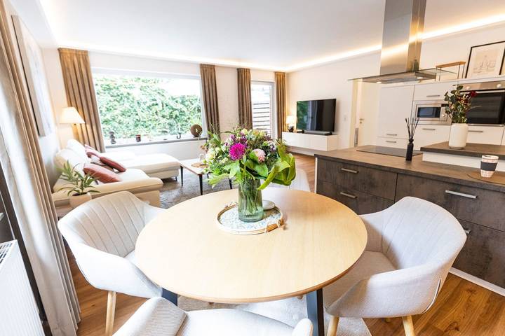 Ferienwohnung für 5 Personen, mit Ausblick und Garten in Zwischenahner Meer