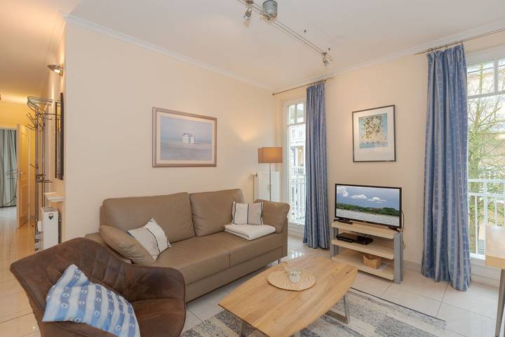 Ferienwohnung für 4 Personen, mit Balkon und Terrasse sowie Sauna und Ausblick in Kühlungsborn