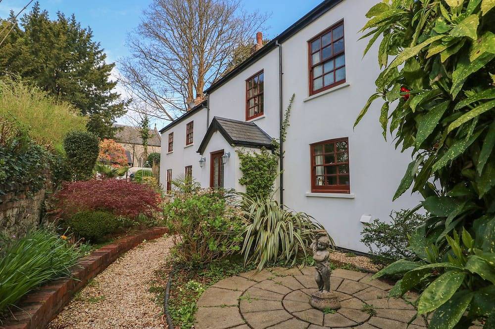 The Laurels Flat, romantic, country holiday cottage in St Fagans in Cardiff, Région de Cardiff