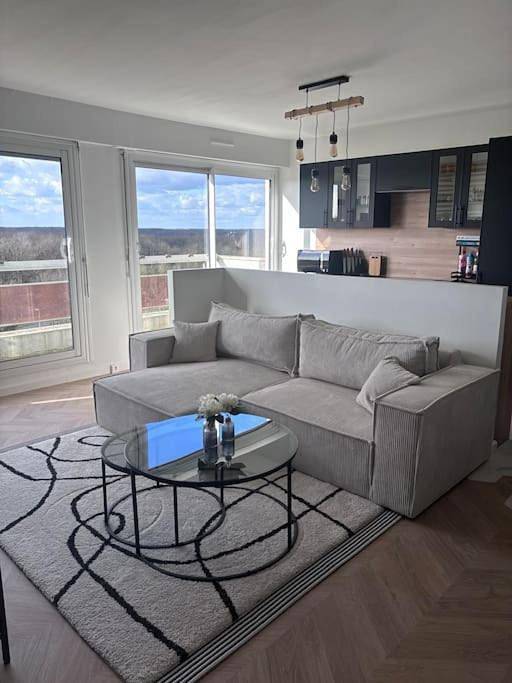 Appartement entier, One-Bedroom Apartment in Maurepas, Yvelines