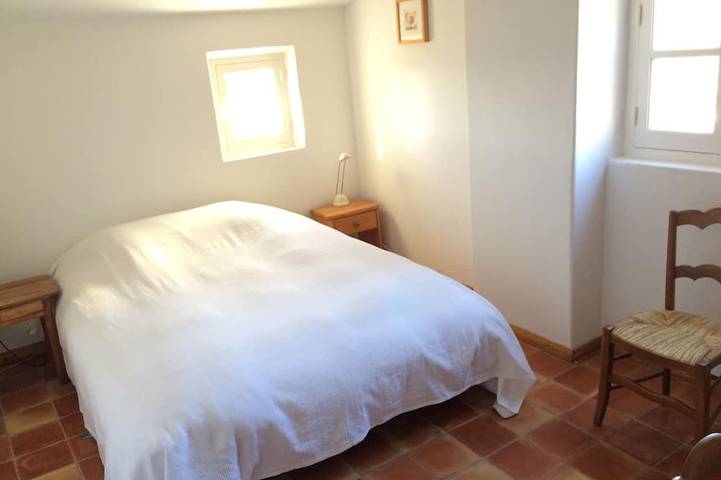 Location de vacances pour 12 personnes, avec terrasse et jardin à Éguilles - 4