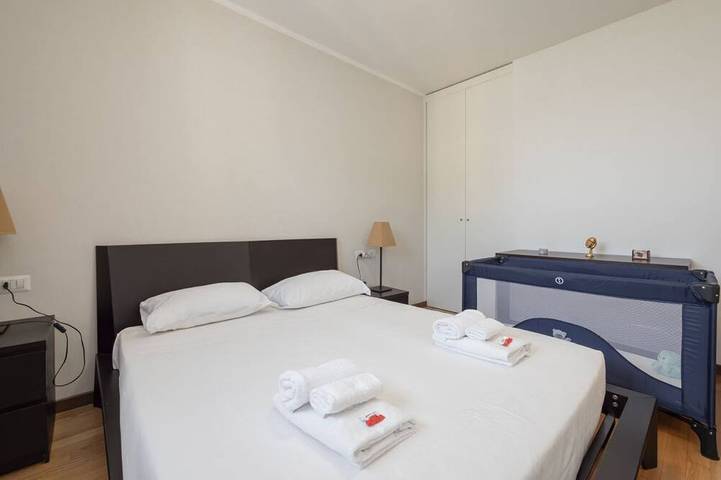 Apartamento entero, Check in information:You won’t need to meet anyone to access the apartment. Before arrival, you will receive a link to access the Guest Portal, where you can complete the self check-in directly from your phone by entering the Id details of all guests a in Milán, Provincia de Milan