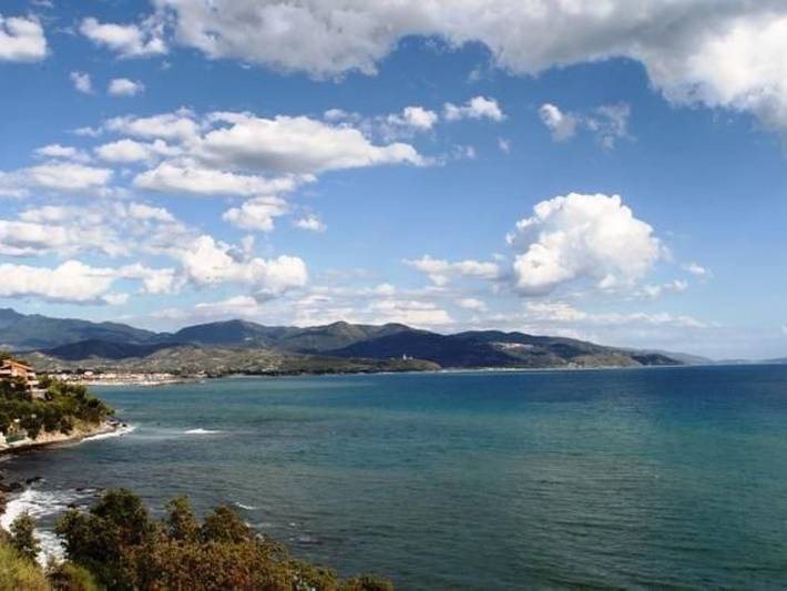 Wohnen in Traumhafter, ruhiger Lage am Meer in Casal Velino, Cilento