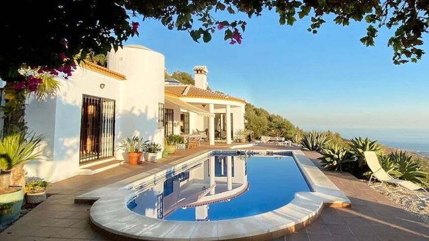 Villa für 6 Personen, mit Pool und Terrasse in Arenas
