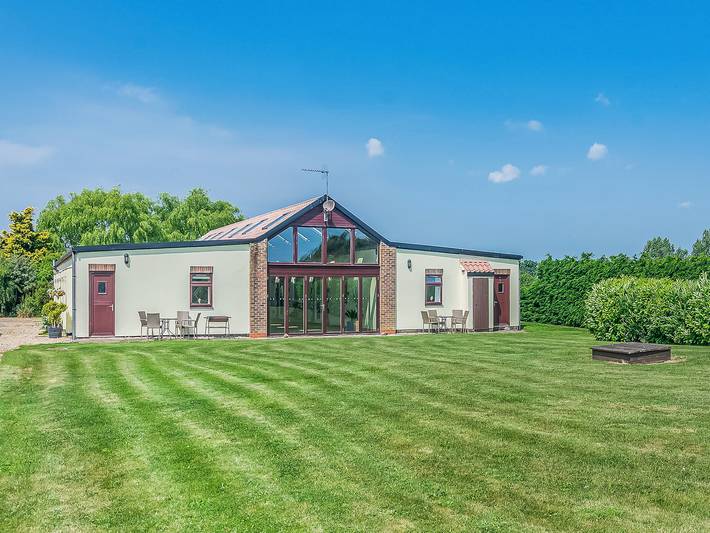 Log cabin for 4 people, with garden, with pets in Yorkshire