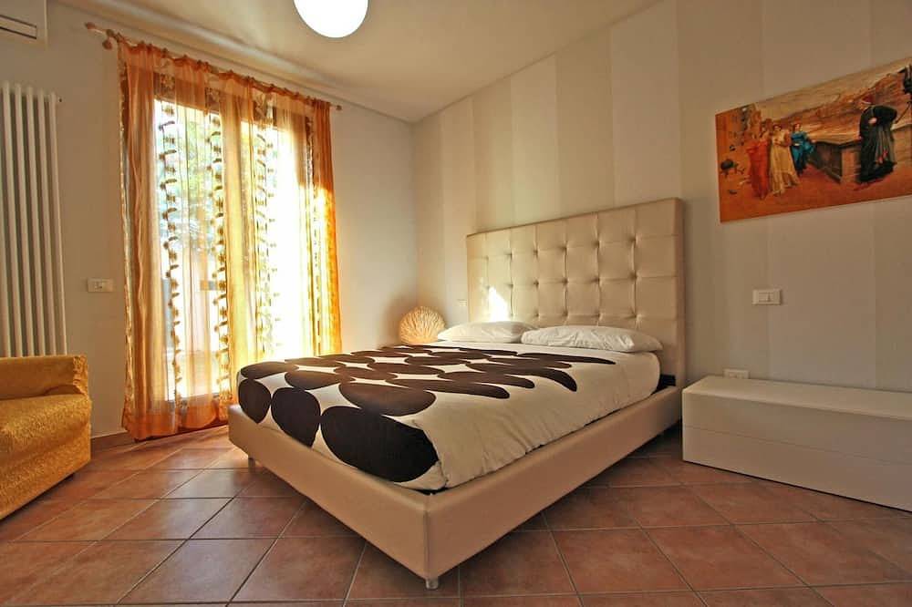 Ganze Wohnung, Ferienwohnung Alloro - 2 Schlafzimmer, Pool, Klima, Haustiere, Meer, Marken in Valle del Metauro