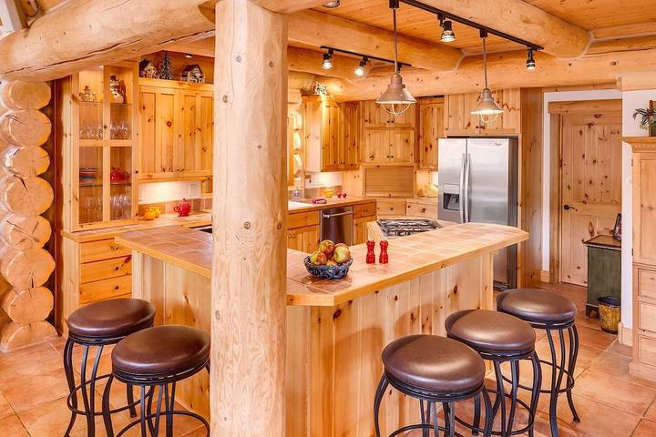 Vacation home for 18 people, with yard and pool as well as hot tub in Breckenridge