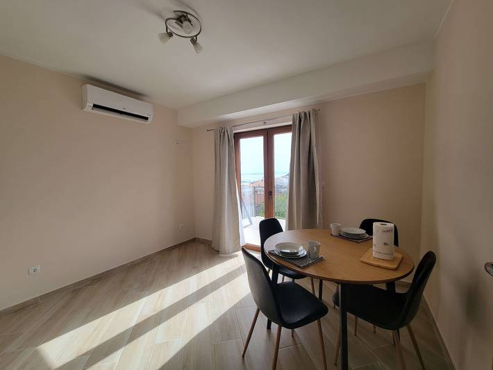 Ferienhaus für 10 Personen, mit Balkon/Terrasse in Pakostane
