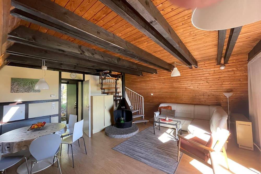 Ganze Wohnung, Geräumiges Ferienhaus (70qm) mit Terrasse in Sulzfeld, Rhön-Bayern