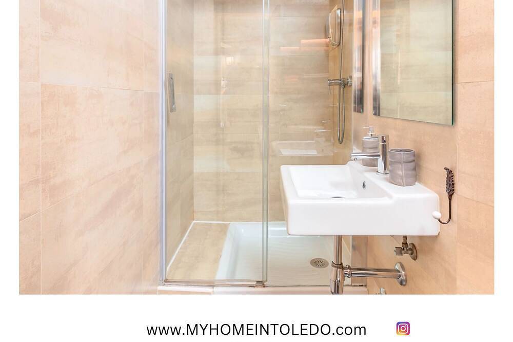 Entire apartment, ~Bronze~ by myhomeintoledo.com in Toledo, Toledo Province
