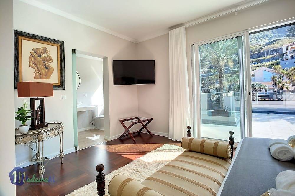 Pearls Beach Villa in Porto Moniz, Madeira