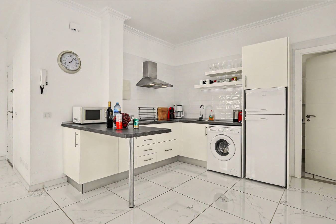 Entire apartment, Holiday accommodation "New 1-bedroom beach apartment"  in Los Cristianos, Arona