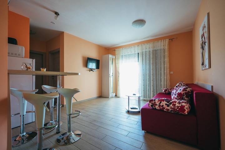 Ferieleilighet for 4 personer, med badebasseng og balkong / terrasse - 1