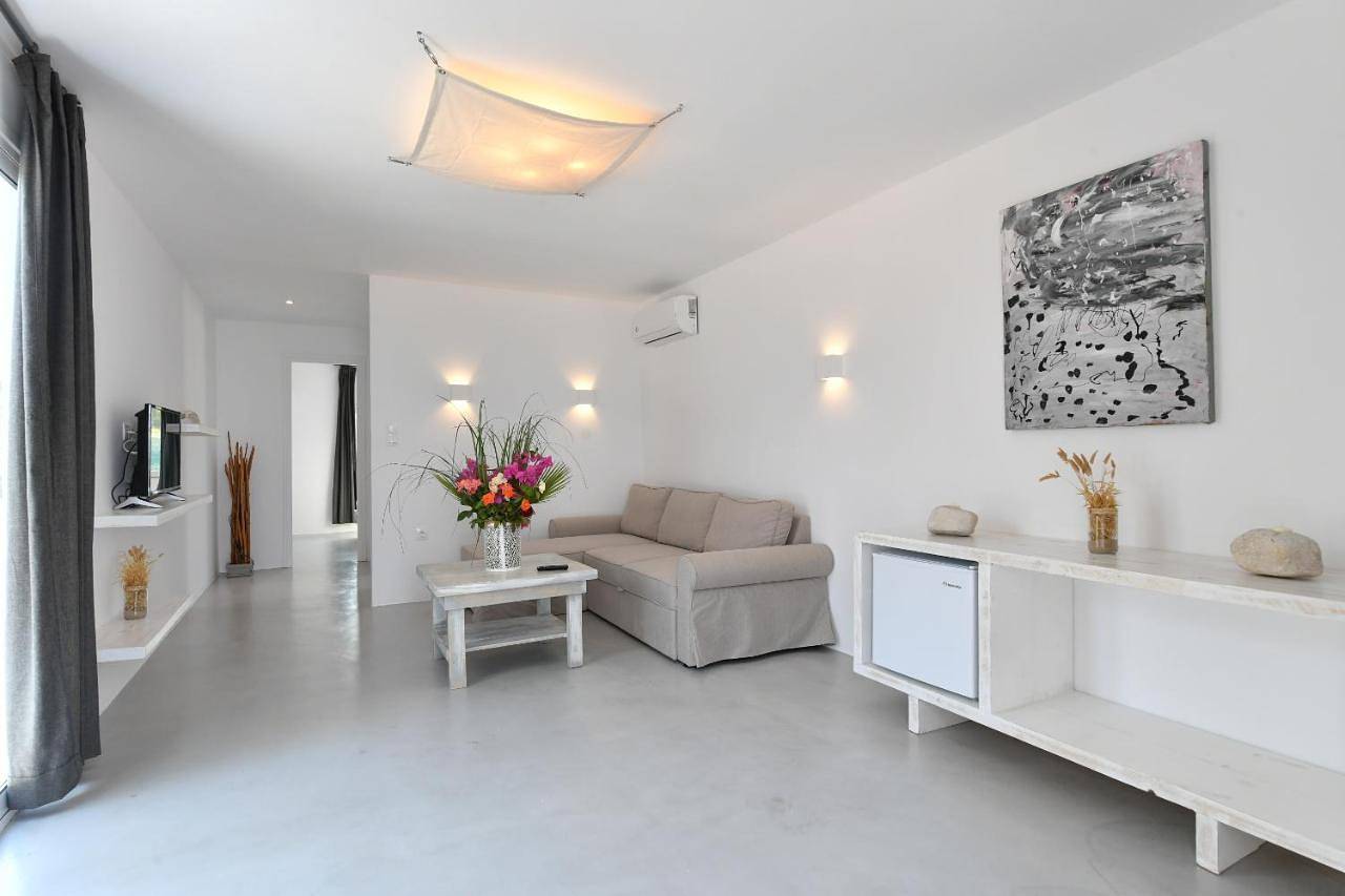 Classic Bungalow in Paros