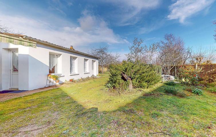 Appartement confortable avec jardin, TV et parking | Montmorillon 1km in Montmorillon, Vienne (France)