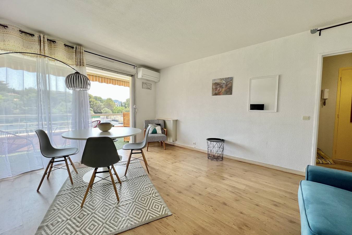 Estudio entero, Bright studio just outside Cannes in Le Cannet, Region de Cannes