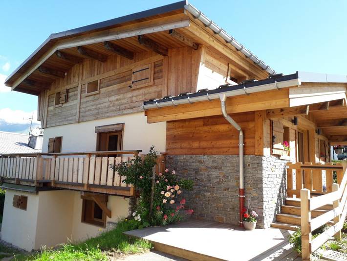 Chalet pour 10 personnes, avec jacuzzi et jardin ainsi que sauna et terrasse à Notre-Dame-de-Bellecombe - 3