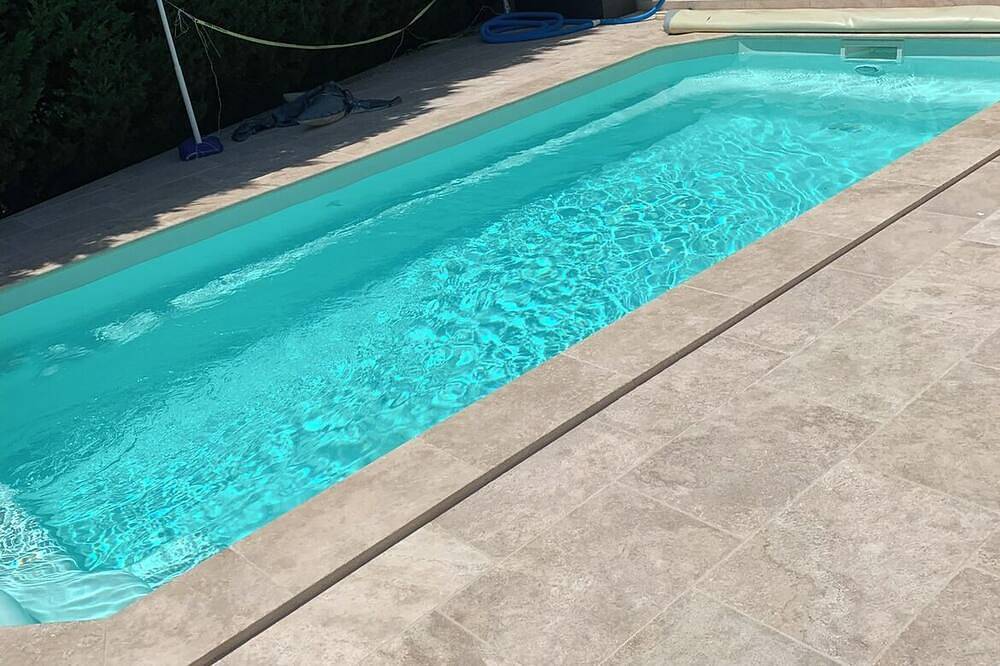 Ganze Wohnung, Comfortable studio 5 min from the beach + pool access in Biguglia, Bastia und Umgebung