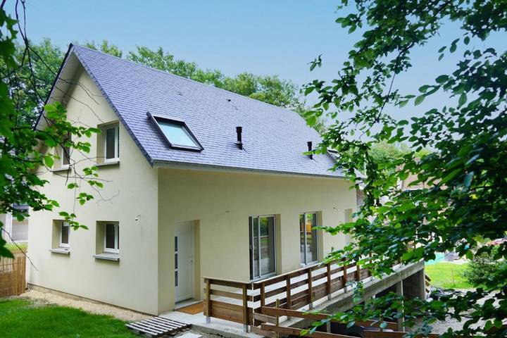 Gîte pour 6 personnes, avec piscine ainsi que jardin et terrasse, animaux acceptés dans Saint-Léger-du-Bourg-Denis