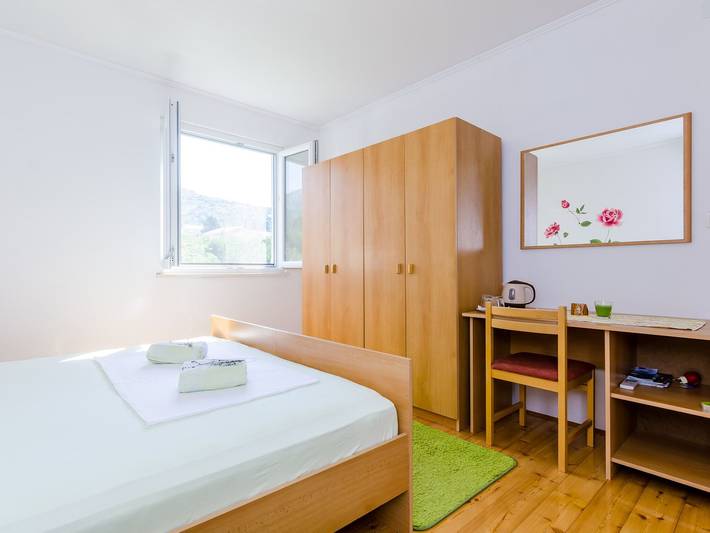 Apartamento entero, Apartment & Rooms Maždin - Triple Room with Mountain View ( Soba Standard ) in Slano, Condado de Dubrovnik-Neretva