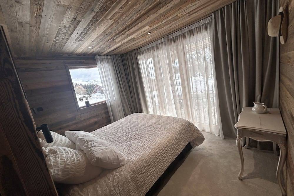 Chalet Familial vue Mont Blanc à 100m des Pistes de ski in Praz de Lys, Taninges