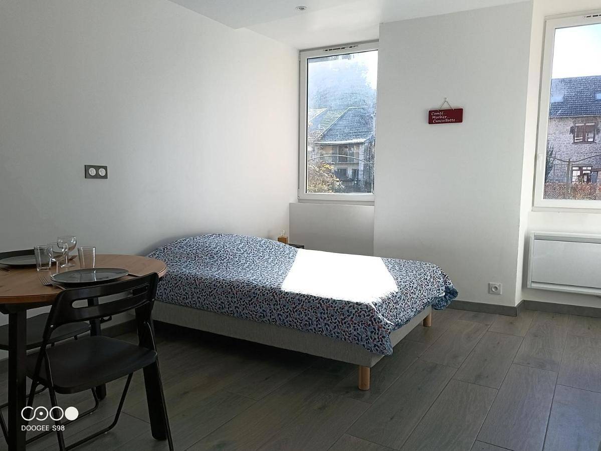 Appartement entier, Studio 2 in Moirans-en-Montagne, Parc naturel régional du Haut-Jura