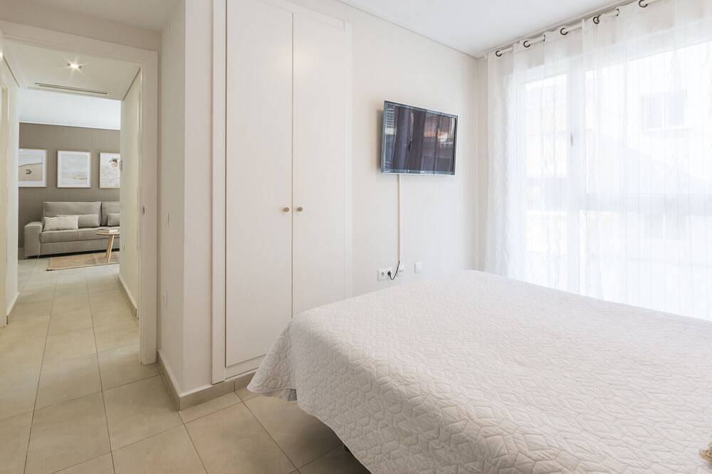 Entire apartment, Beautiful property with 2 bedrooms. Wifi in Playa de Gandía, Costa de Valencia