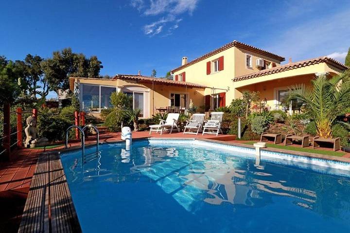 Villa for 6 people, with pool and view as well as terrace - 1
