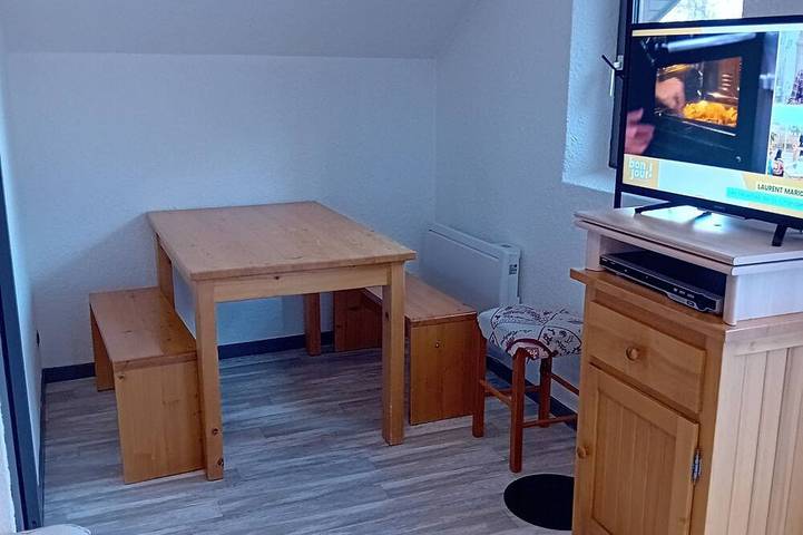 Appartement entier, T3 45 m carré  6 personnes prix adapté à la saison in Saint-Léger-les-Mélèzes, Parc national des Écrins