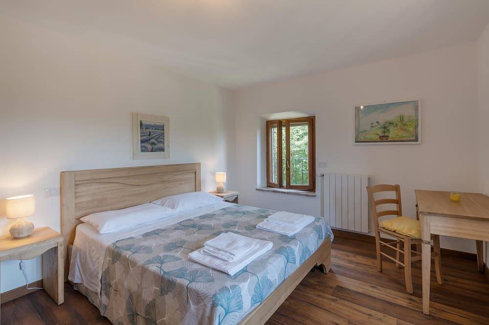 Entire apartment, 2 bedroom amazing apartment in Avigliano Umbro in Avigliano Umbro, Terni Province