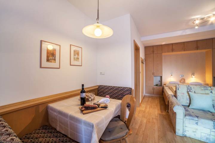 Entire apartment, Apartment 'Residence Pichler 7' with Mountain View, Terrace & Wi-Fi in Stubai Alps, San Leonardo in Passiria