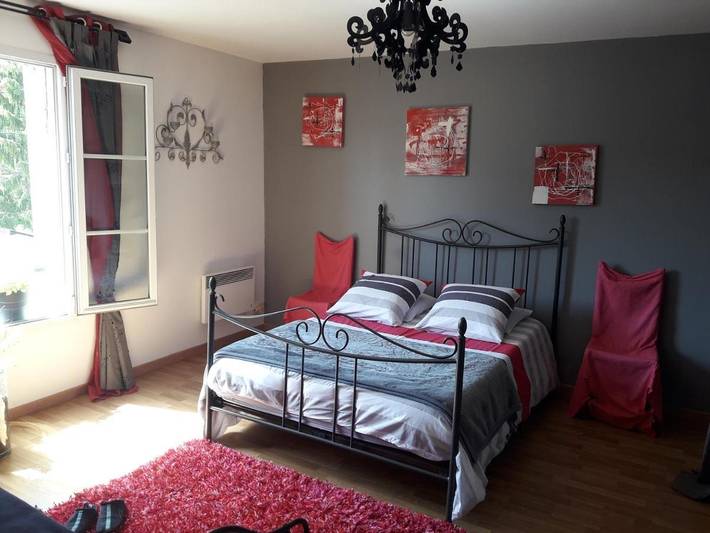 Gîte pour 4 personnes, avec vue et terrasse à Saint-Paterne-Racan