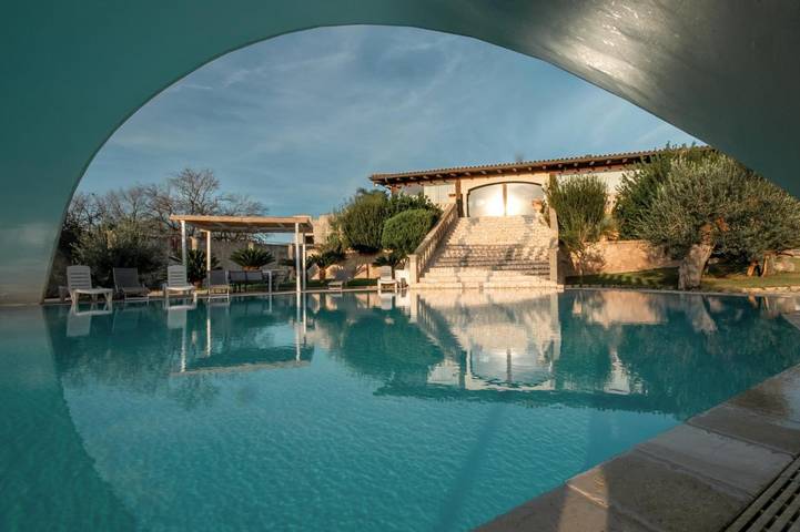 Villa per 12 persone, con piscina e panorama nonché giardino a Sannicola