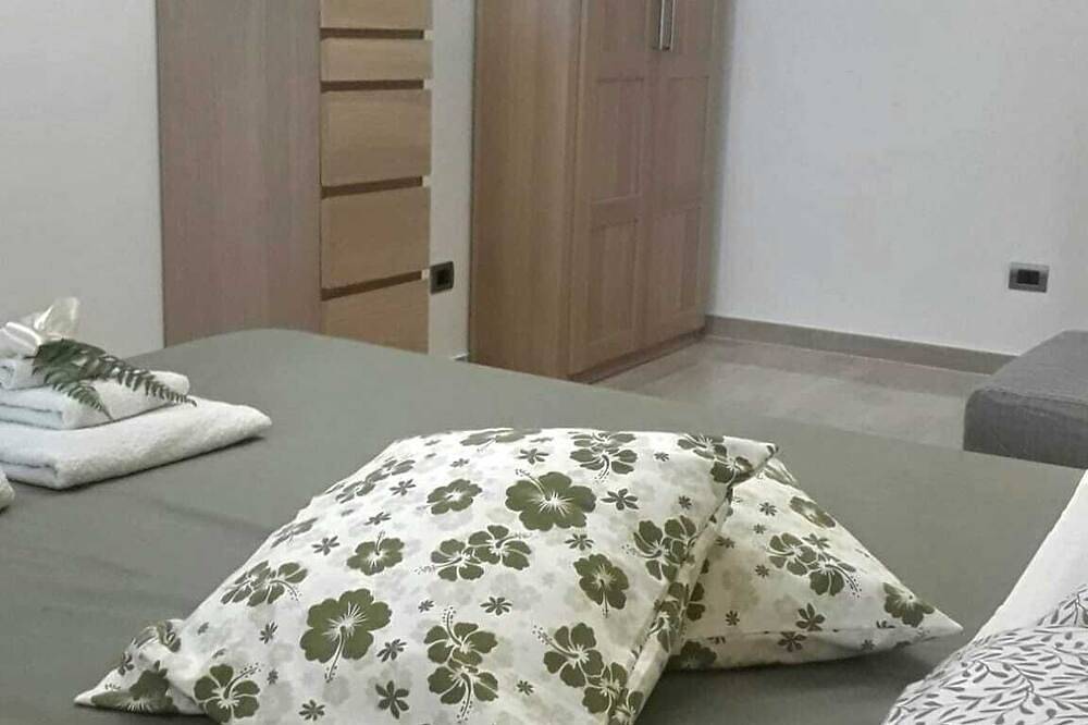 Room 102 -- studio apartment. in Pompeya (Nápoles), Parque nacional del Vesubio