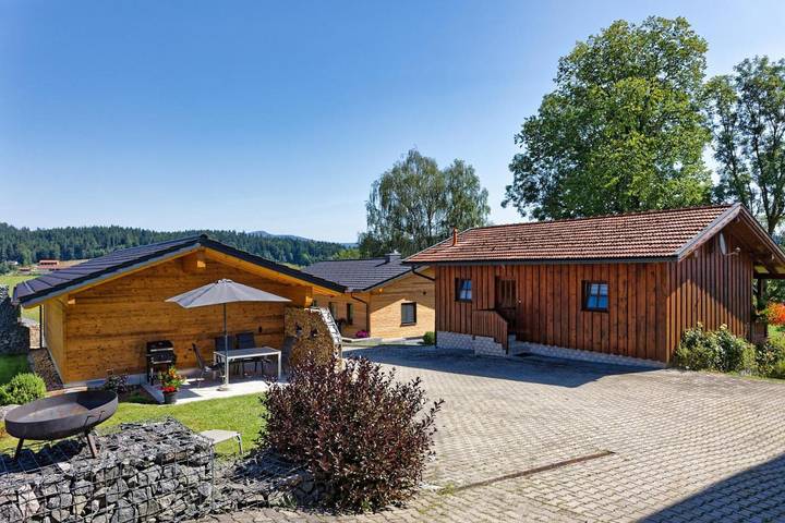 Ferienhaus für 4 Personen, mit Balkon und Terrasse sowie Garten in Eppenschlag
