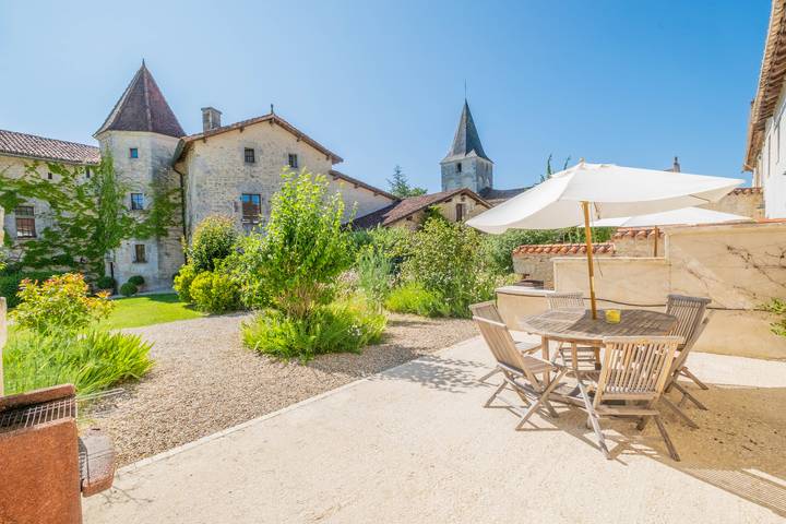 Gîte pour 6 personnes, avec piscine, adapté aux familles