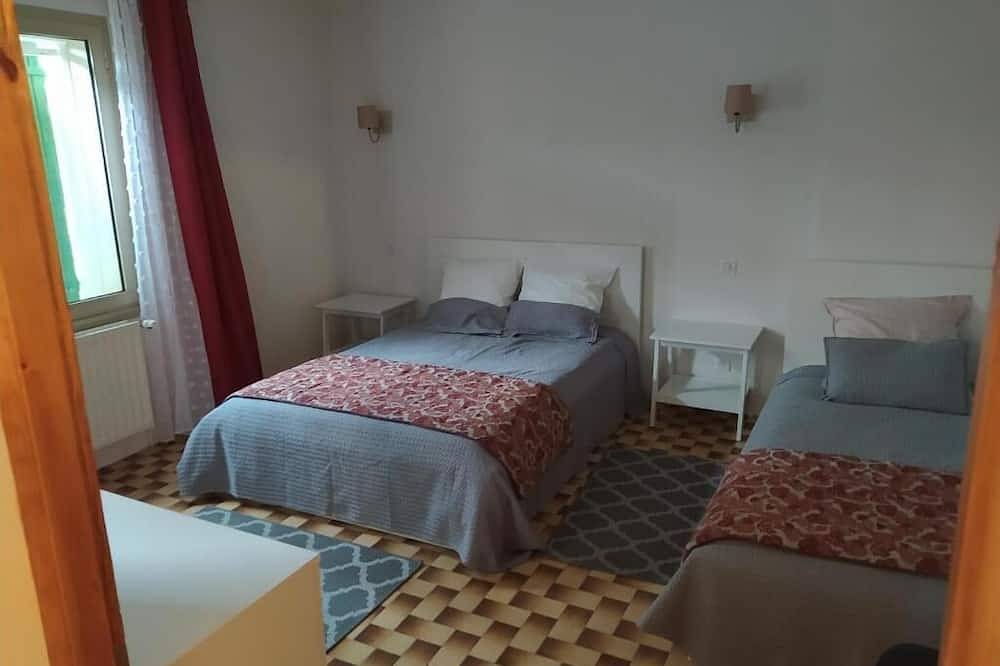 Logement Dans Mas au Milieu des Vignes in Villedieu, Vaucluse