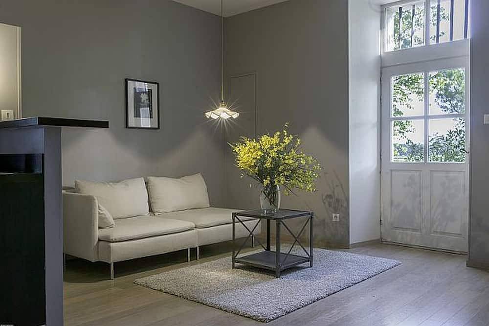 Casa rural para 6 personas en Domaine de la Forçate con piscina en el parque. in Villesiscle, Región de Carcassonne