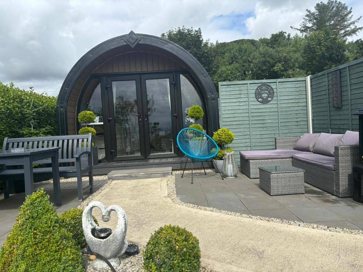 Entire apartment, Seaview Glamping Cabin Inishowen in Inishowen, County Donegal