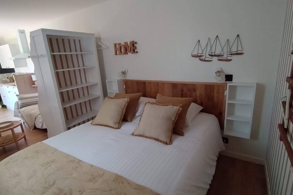 Appartement entier, Studio ossature bois tout confort pour 2 personnes à 15 mins de La Rochelle in Dompierre-sur-Mer, Région de La Rochelle