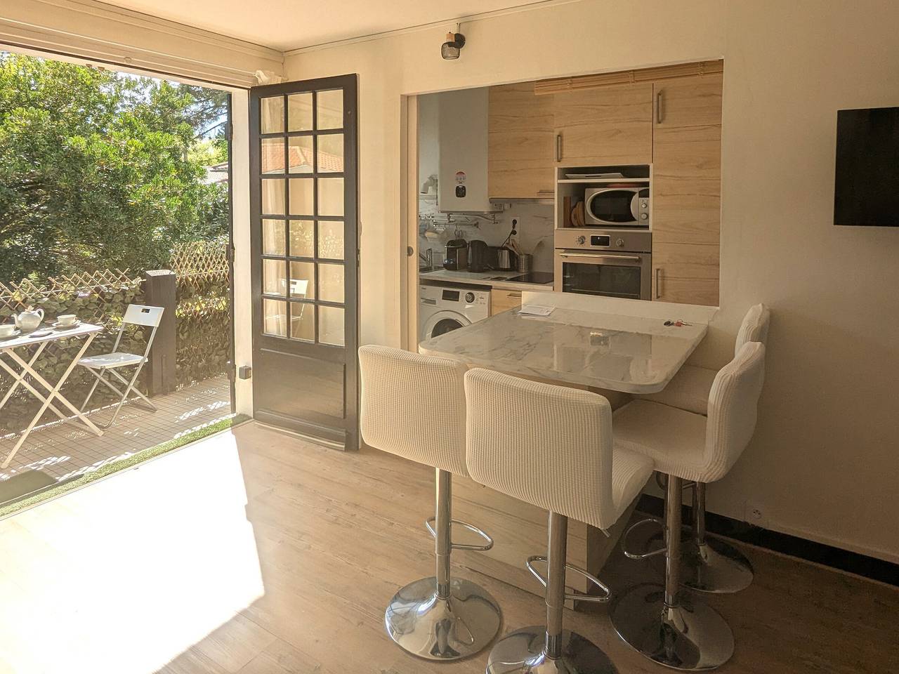 Studio entier, Studio Charmant Proche Plage pour 2 Pers avec Parking in Arcachon, Région d'Arcachon