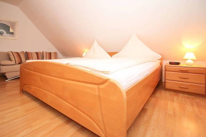 Ferienhaus für 4 Personen, mit Sauna und Terrasse sowie Garten in Norden-Norddeich - 2