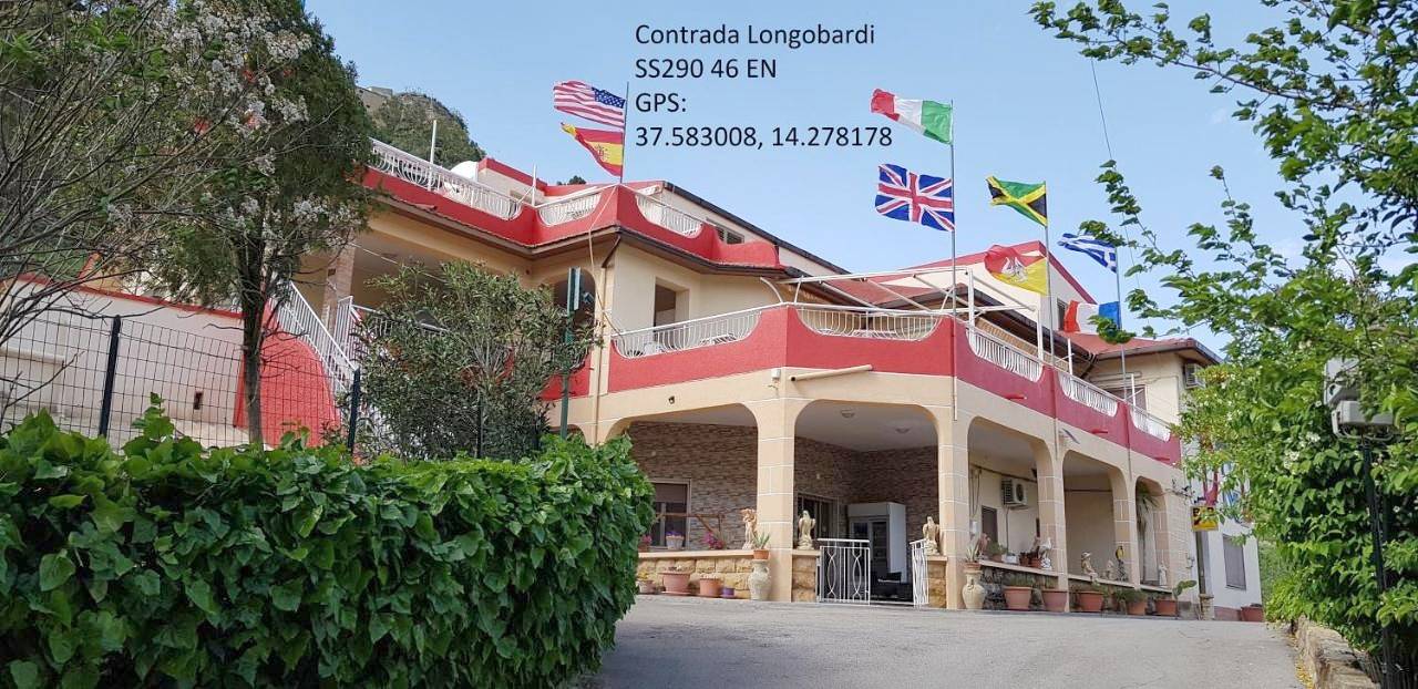Triple Room with Bathroom in Calascibetta, Province d'Enna