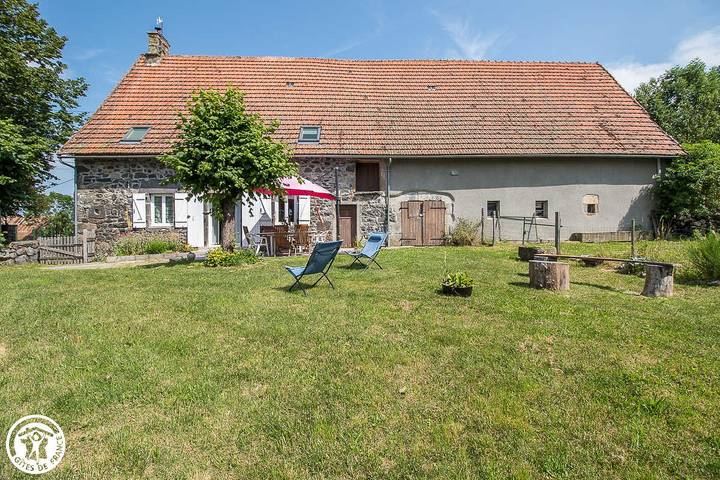 Gîte pour 10 personnes, avec Terrasse et Jardin