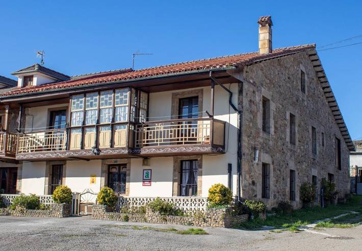 Apartamento para 14 personas, con Terraza y Jardín en Villacarriedo